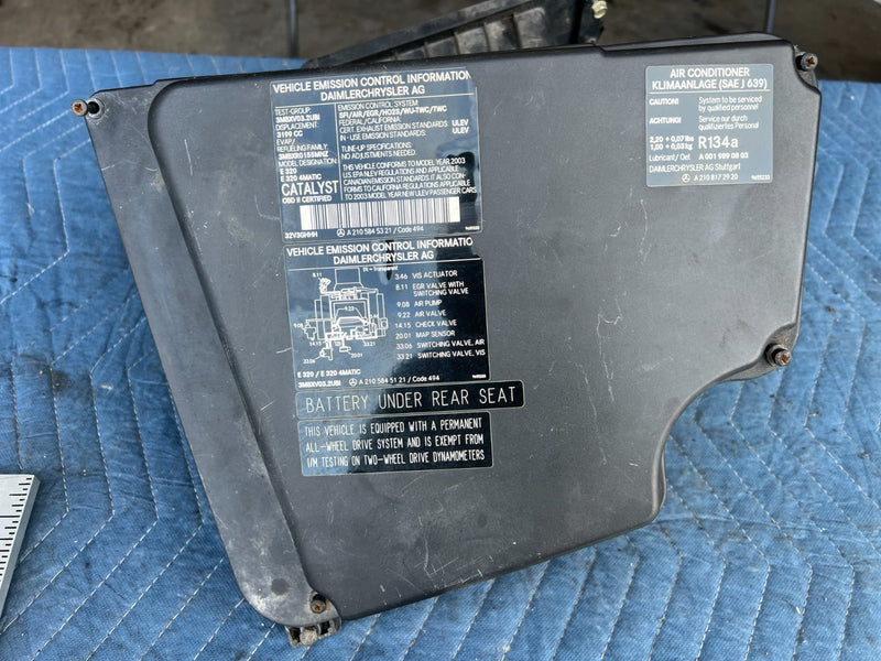 1996-2003 Mercedes W210 E320 Engine Bay Cable Fuse Box Housing Cover OEM #4703EM