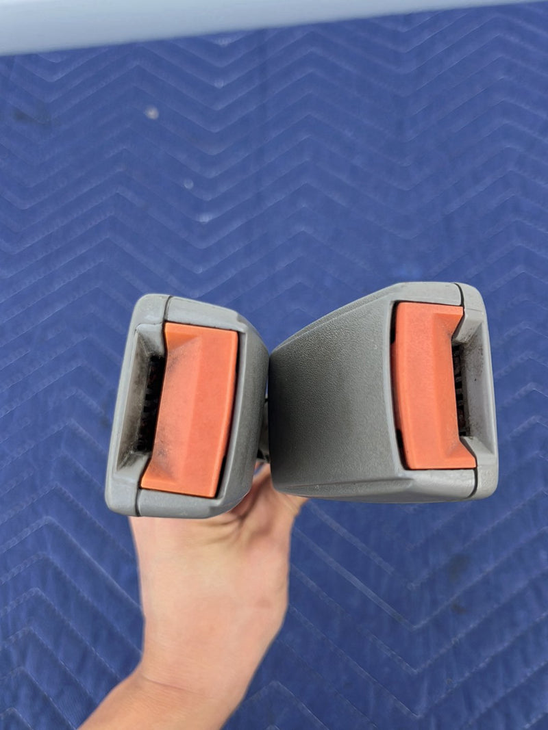 1988-1994 Chevrolet Silverado - Seat Belt Buckle PN: 51195