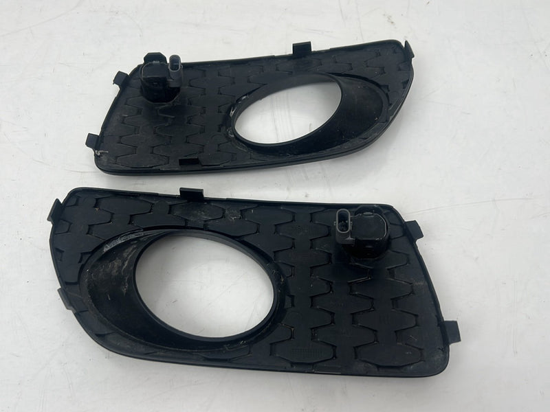 2008-2013 Volvo XC70 Front Bumper Right & Left Fog Light Trim Pair OEM #6364EM