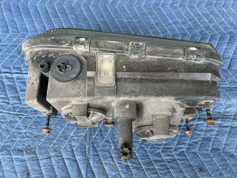 1993-1997 Volvo 850 850R Front Right Passenger Side Headlight Assembly OE #4543E