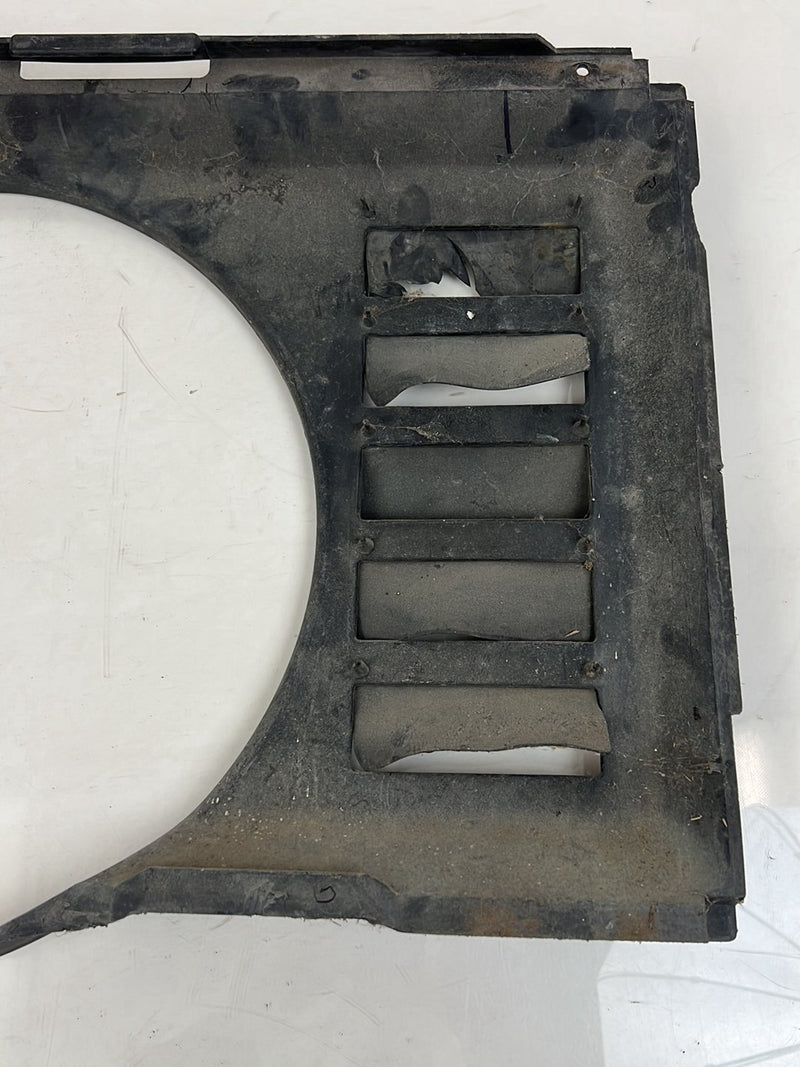 1975-1980 Volvo 244 240 Fan Shroud Cover Trim 1257371 OEM #5389EM