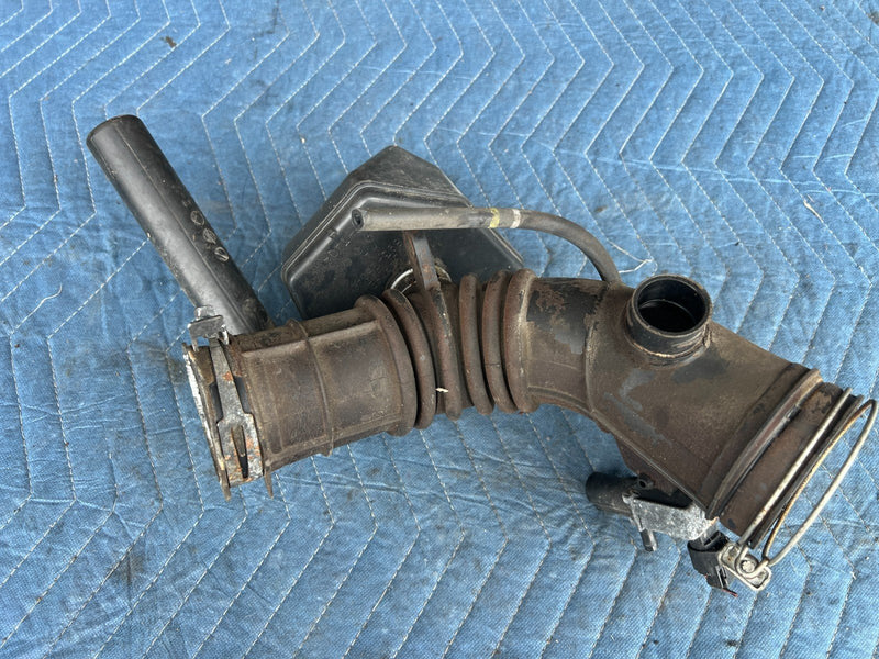 2002-2006  Toyota Camry Engine Intake Duct Tube Hose 17894-28020 OEM #126DU