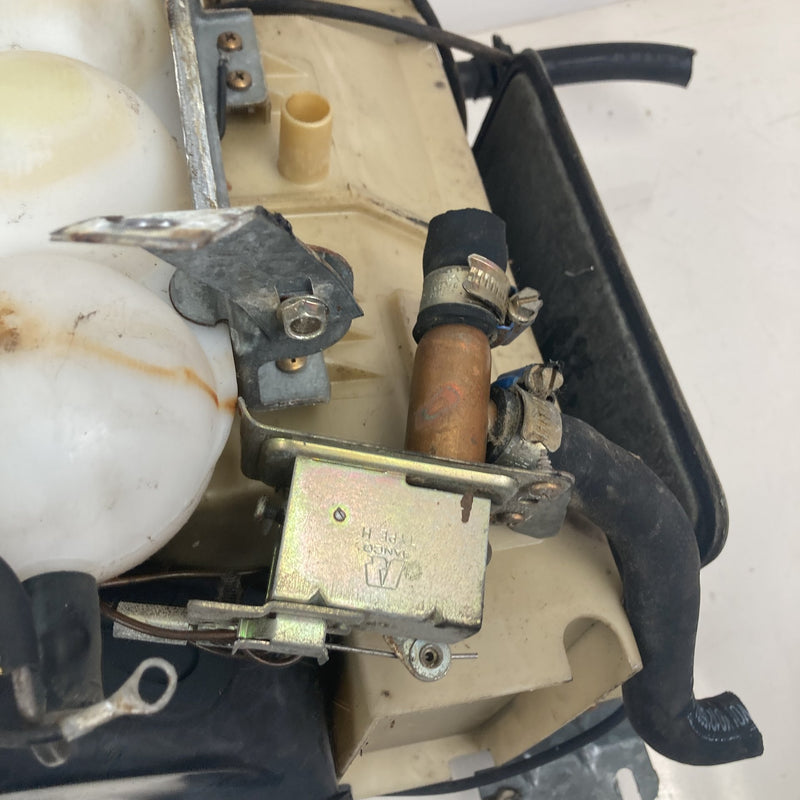 1981-1985 Volvo 240 245 HVAC Box Heater Core AC Assembly 1259981 OEM