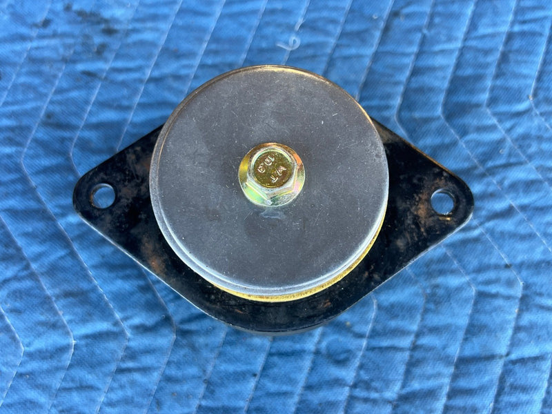 1985-1992 Volkswagen Golf Engine Mount Rear Right 1001990072 OEM