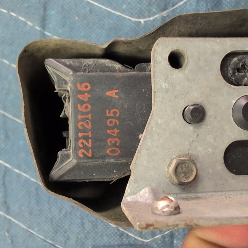1992 Chevrolet K1500 - Lock Actuator PN: 22121646 03495 A