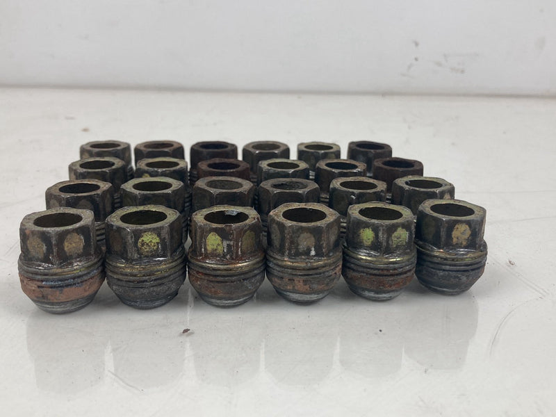 1996 Chevrolet Silverado GMT800 - Lug Nuts