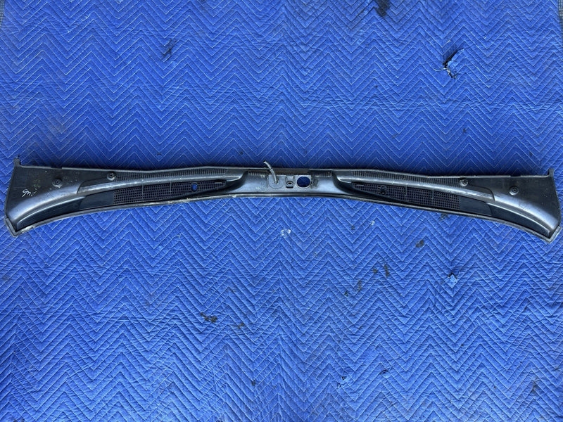 1998-2003 Jaguar XJR XJ8 X308 Cowl Trim Cover Panel Wiper GNC8861BC #4658E