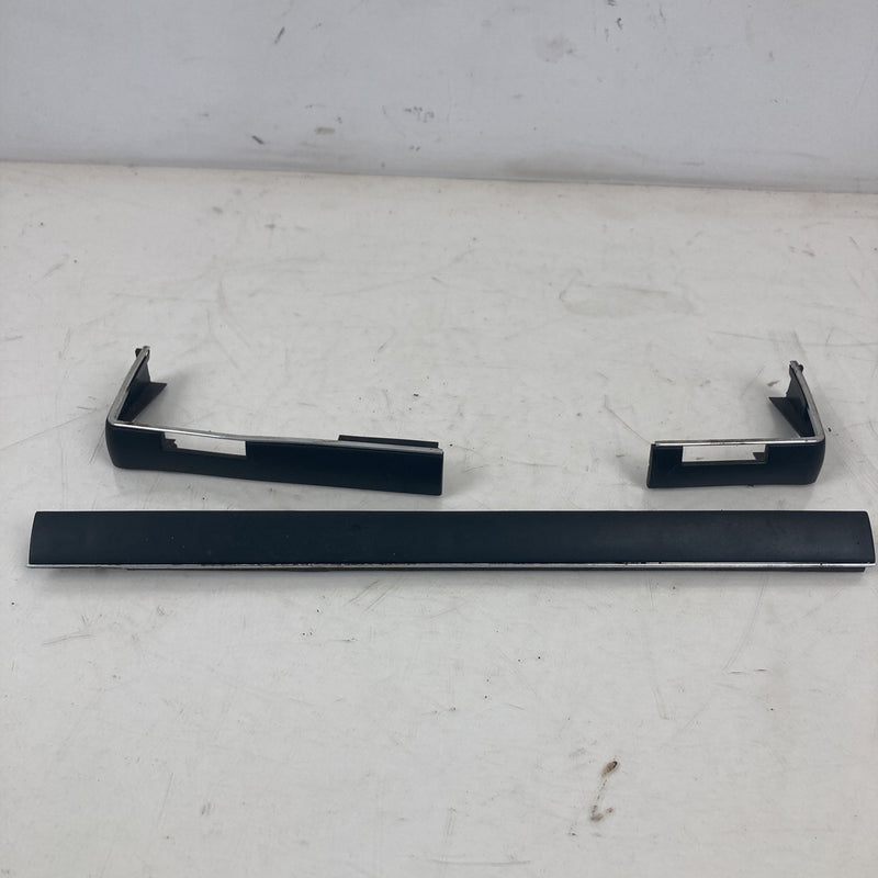 1981-1985 Volvo 240 245 Dash Vent Trim 1202251 OEM