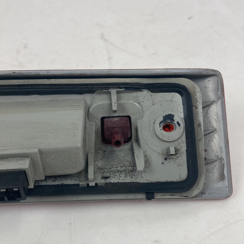 2003-2006 Volvo XC90 Center Third Brake Light Lamp Assembly 9483947 OEM #4818M