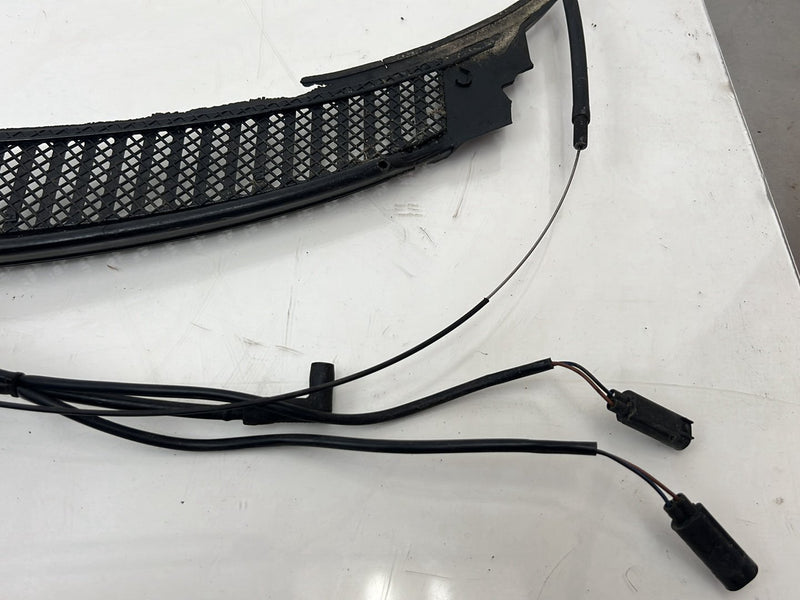 1996-2003 Audi S8 D2 A8 Heated Windshield Washer Nozzle & Harness OEM #6560EM