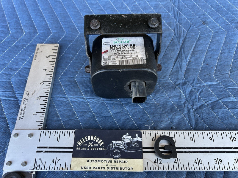1998-2003 Jaguar XJR XJ8 X308 Alarm Sounder Security Siren LNC2620BB OEM #4689E