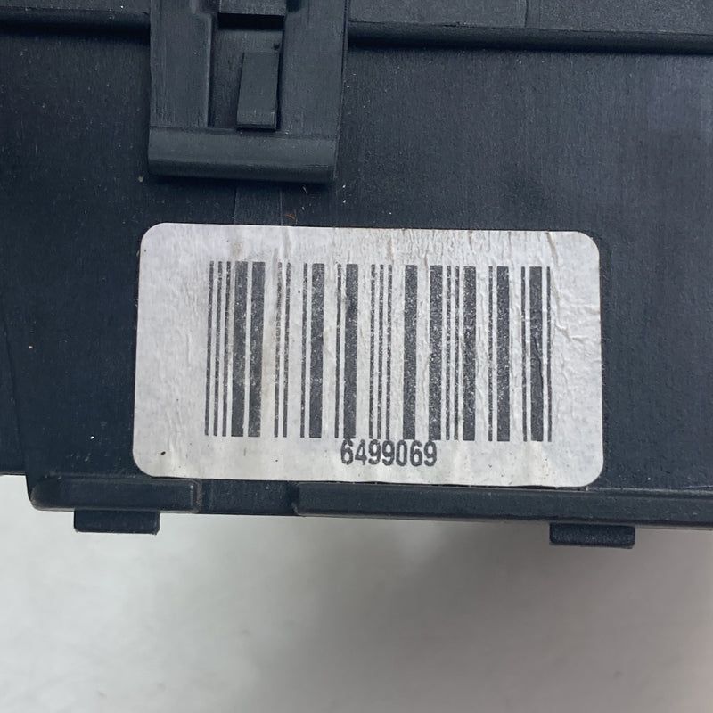 2001-2005 Volkswagen Passat Interior Fuse Box OEM #5532M