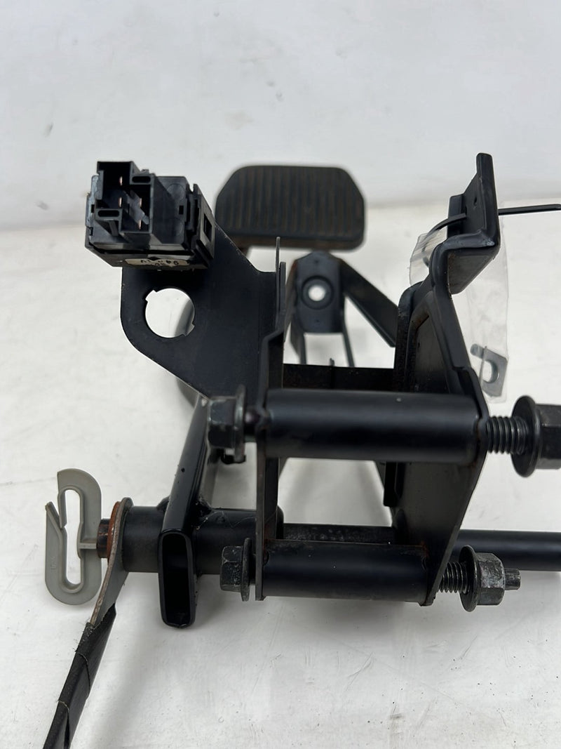 1993-1997 Volvo 850 Brake Pedal Box Lever Assembly 9128577 OEM
