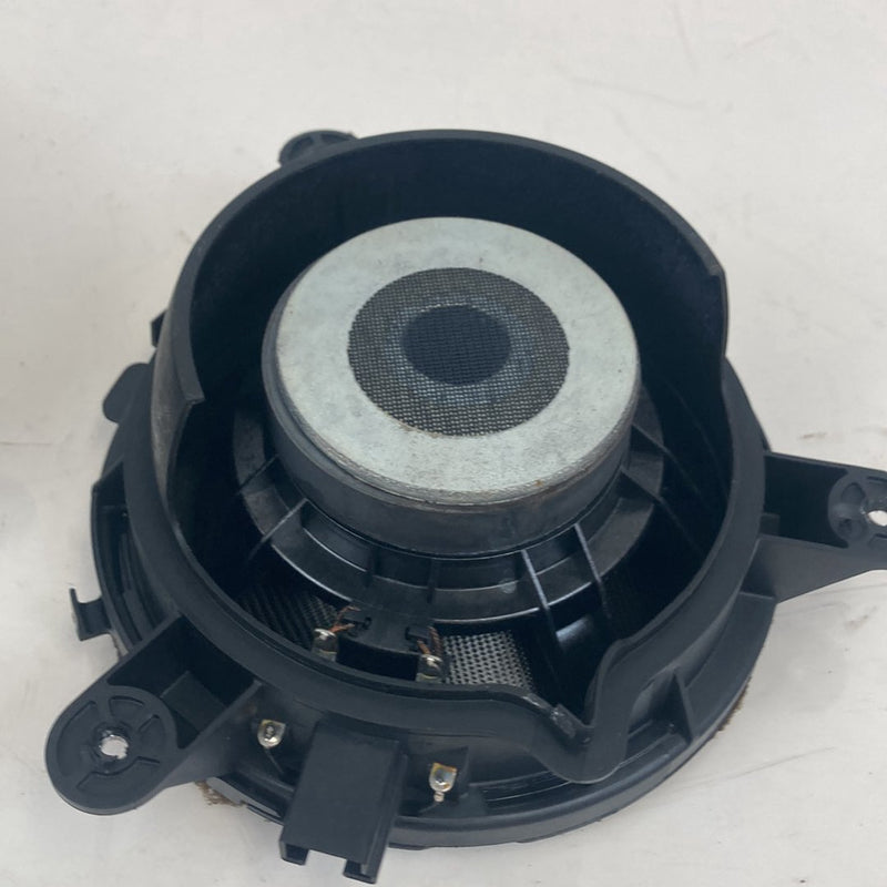 2003-2006 Volvo XC90 Rear Left & Right Door Speaker Pair 8633110 OEM #4822M
