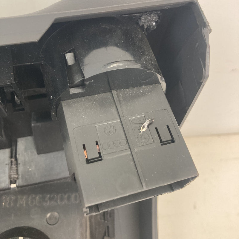 2001-2005 Volkswagen Passat Knee Bolster Left Headlight Switch OEM #5527M