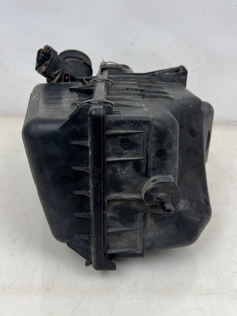 1993-1997 Volvo 850 Air Cleaner Filter Box Housing 6842884 OEM