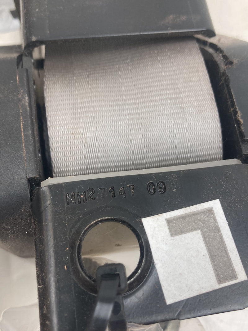 1996 Chevrolet Silverado GMT800 - Seat Belt Rear Left PN: 15728033 9021