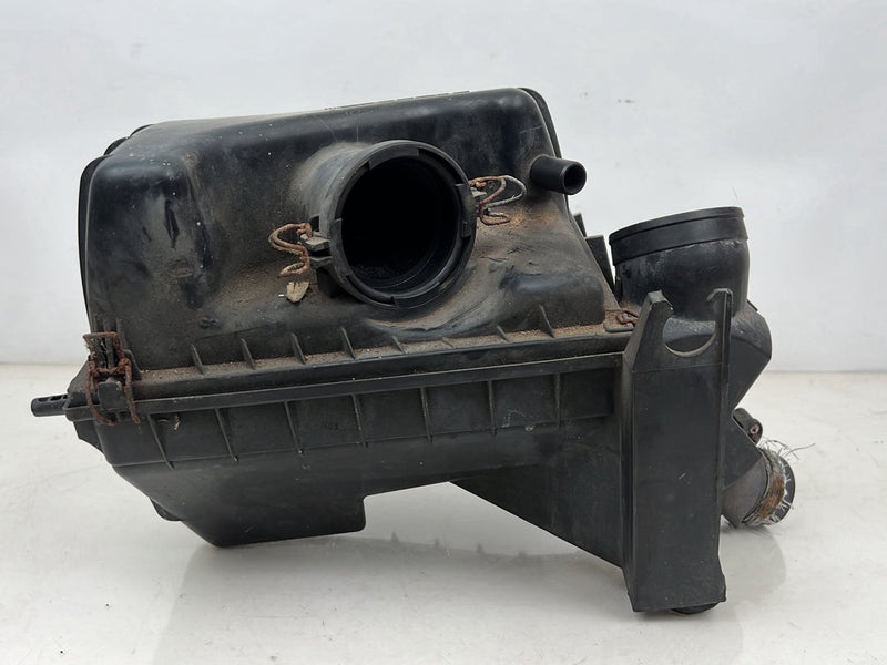 1990-1992 Volvo 740 745 940 Air Filter Cleaner Housing Box 3547102 OEM #5883EM