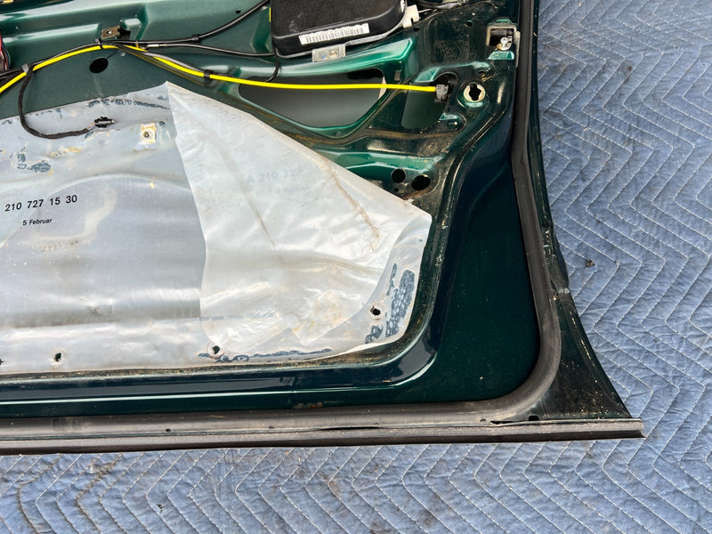1998-2003 Mercedes W210 E320 Front Passenger Right Door Assembly OEM #4729EM