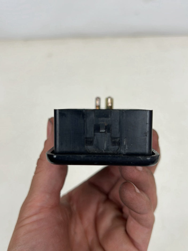 1990-1992 Volvo 740 745 940 Front Passenger Right Door Window Switch OEM #5858EM