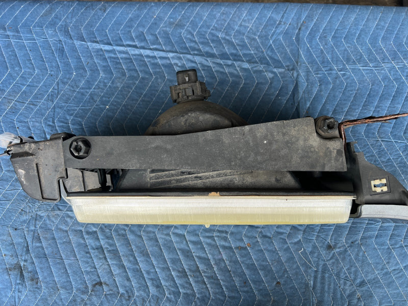 1989-1995 Volvo 740 940 Front Passenger Right Headlight Assembly Gray OE #3808EM