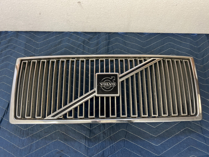 1992-1995 Volvo 940 740 Front Chrome Grille Assembly 3518885 Trim OEM #3168EM