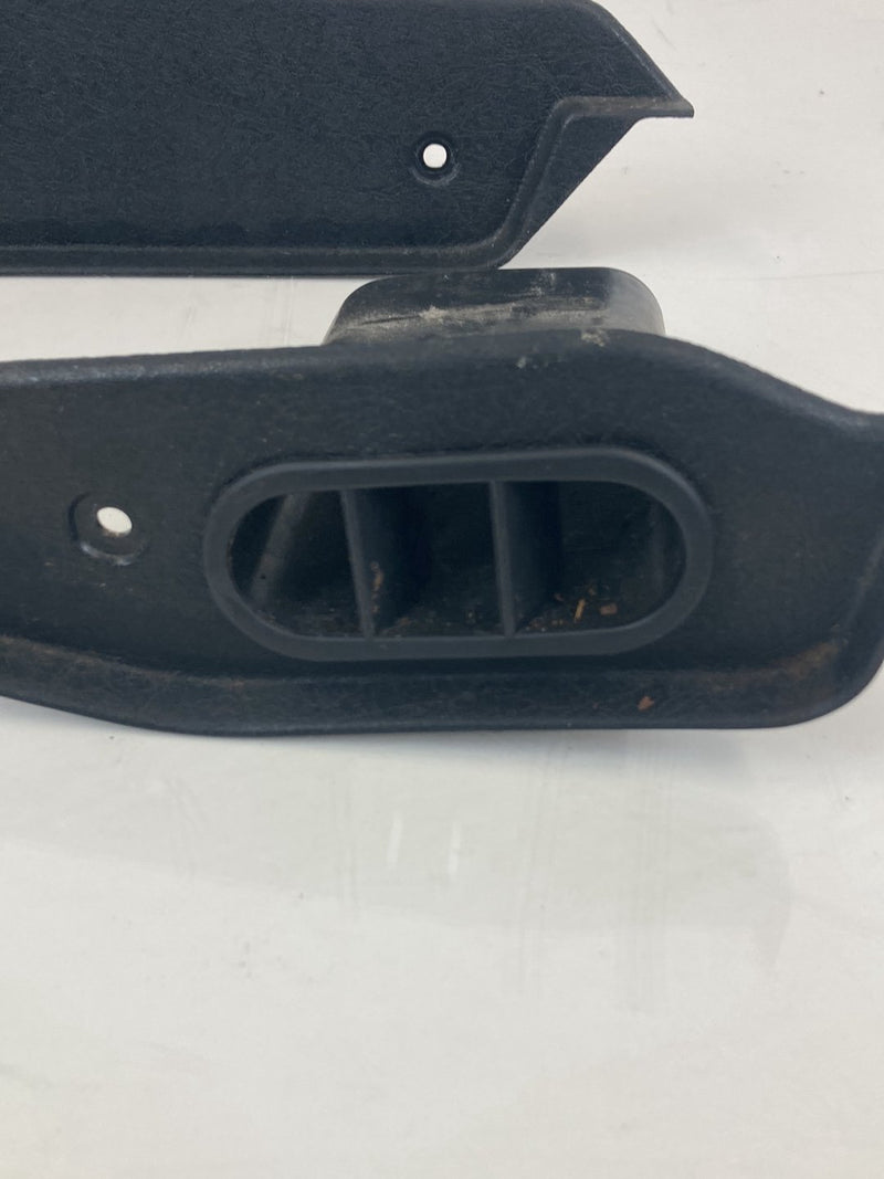 1992 Volvo 940 944 - Air Vent PN: 1386921 1393222