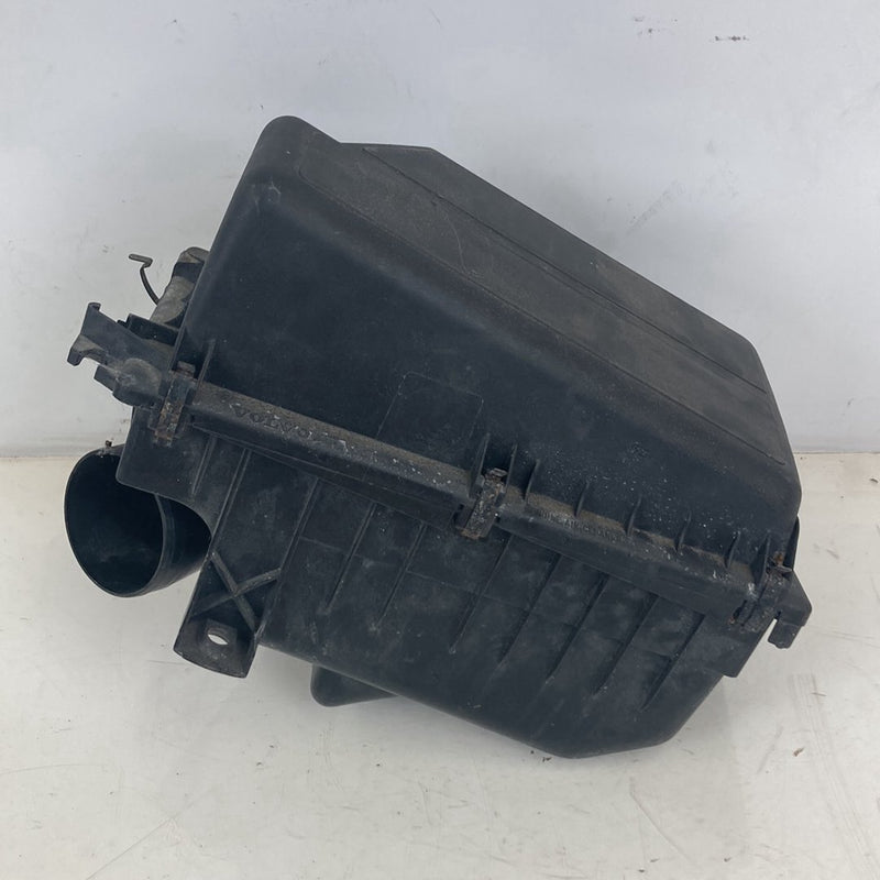 1998-2000 Volvo V70 Air Filter Housing Box Intake 445349 OEM #5209M