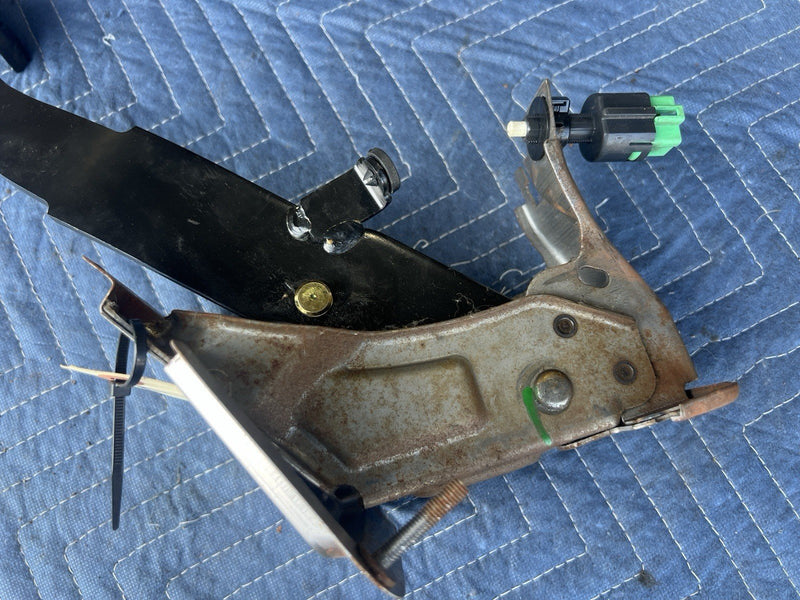 2006-2012 Mitsubishi Eclipse Brake Pedal Assembly 5 Speed Manual OEM #3528M
