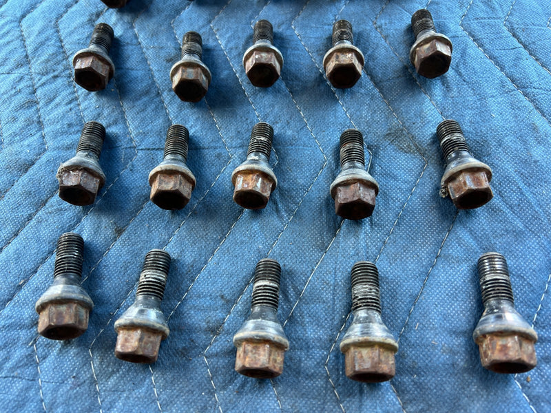 2000-2005 BMW 330xi 325xi E46 Wheel Stud Lug Nut Bolt Set of 20 OEM #4799EM