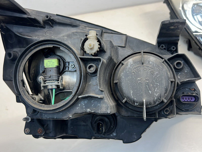 2012 Chevrolet Captiva Sport - Headlight Set PN: 083351152R 3457NAK