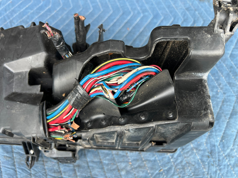 2002-2006 Toyota Camry Engine Fuse Relay Junction Module Box Assembly OEM #128DU