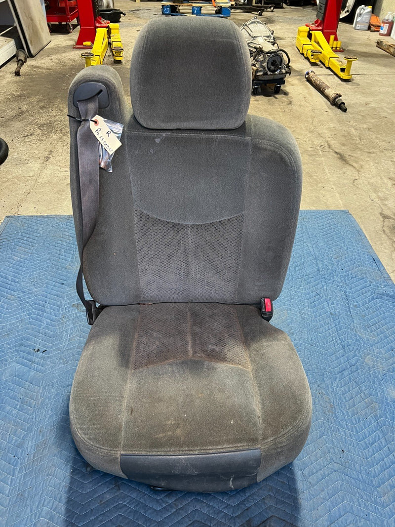 1999-2007 Chevy Silverado Front Right RH Passenger Seat Gray Cloth OEM #1609CN