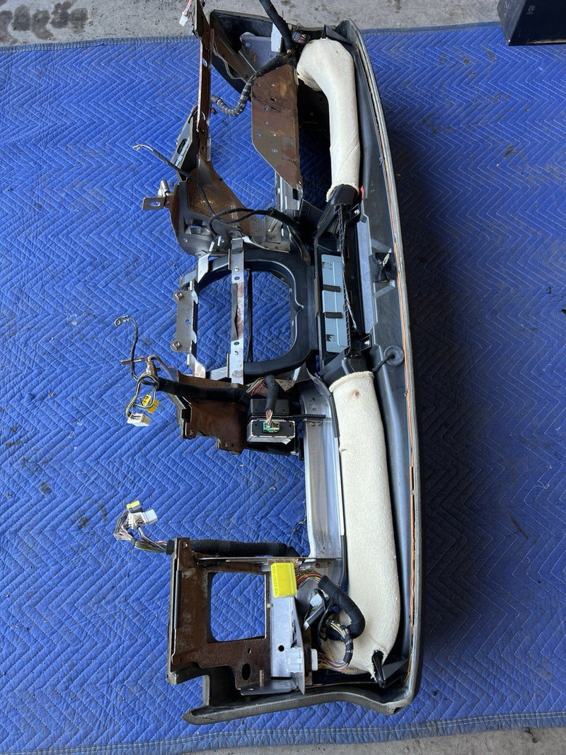 1998-2003 Jaguar XJR XJ8 X308 Dashboard Dash Board Assembly Black OEM #4670E