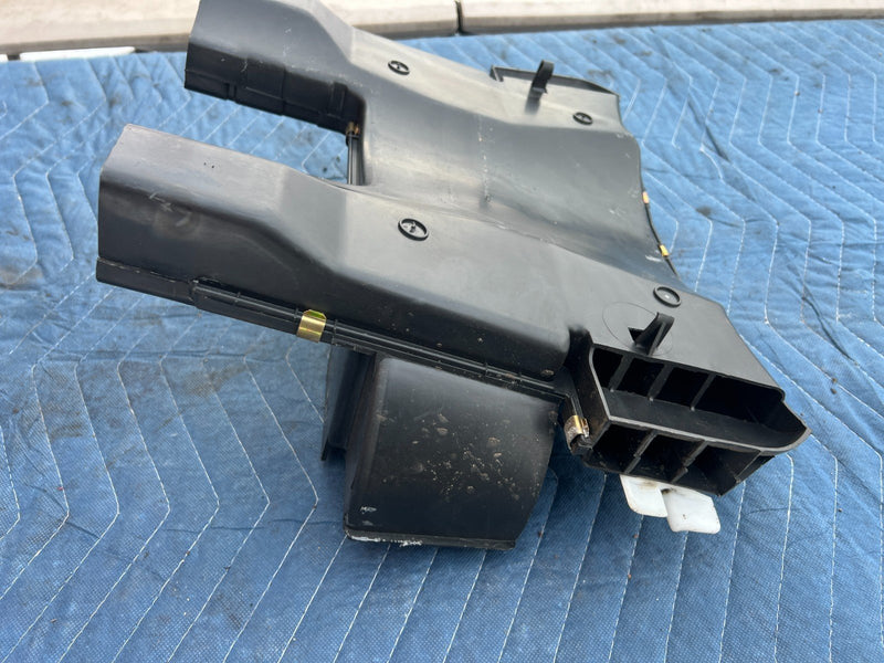 1989-1995 Volvo 740 940 Heater Box Climate Center Lower Duct Vent OEM #3718EM