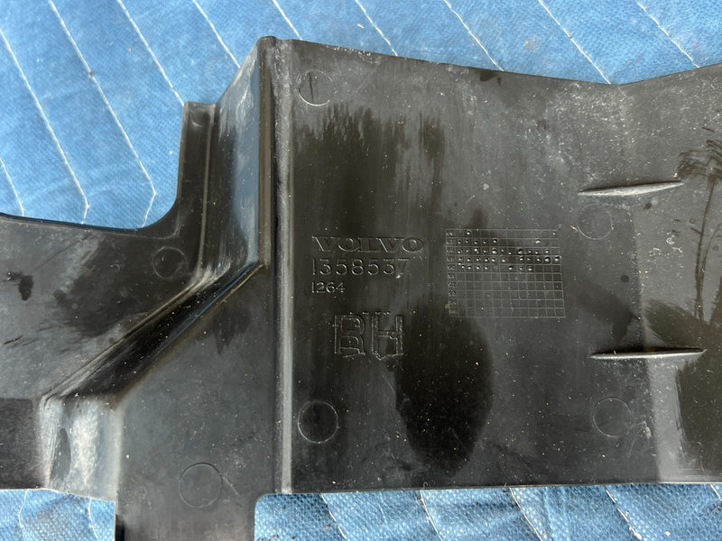 1989-1995 Volvo 740 940 Sedan LH & RH Air Deflector Guide Cover Pair OEM #3713EM
