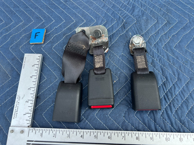 2010-2013 Suzuki SX4 Hatchback Rear R & L Center Seat Belt Buckle Set OEM#1320CN