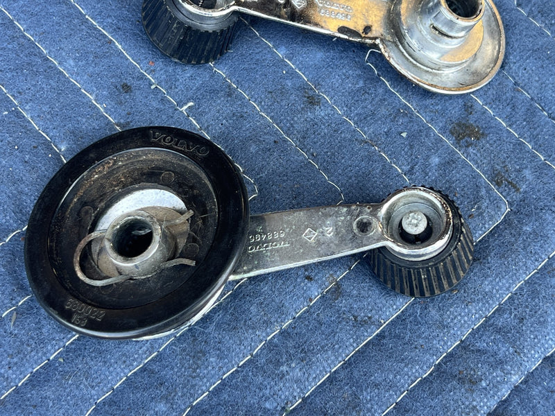1973 Volvo 140 142 - Window Manual Crank PN: 688496
