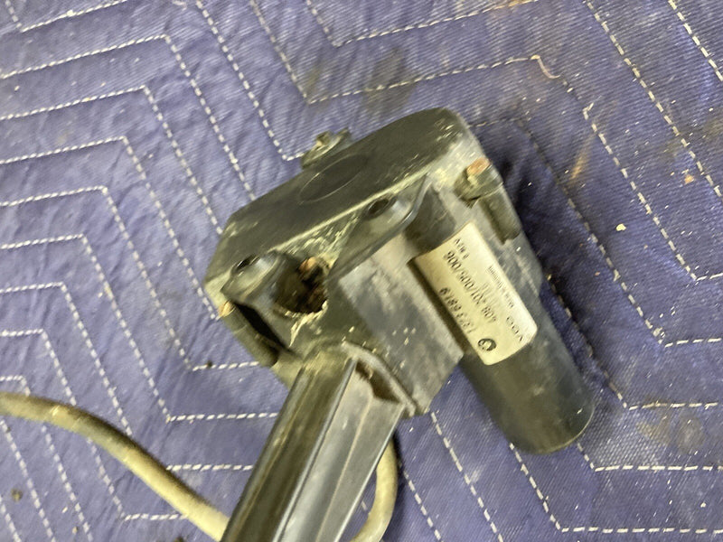 1984-1991 BMW 318i 325i E30 Cruise Control Actuator 1373681 OEM #2657M