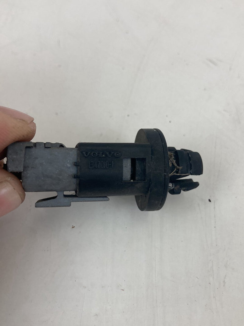 1998-2000 Volvo V70 P80 - Ambient Temp Sensor 1347010-1 #5218M