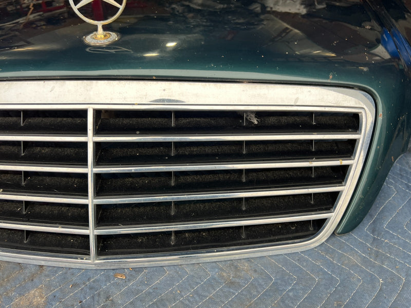 1998-2003 Mercedes W210 E320 Hood Panel Engine Bonnet w/ Grille Green OE #4741EM