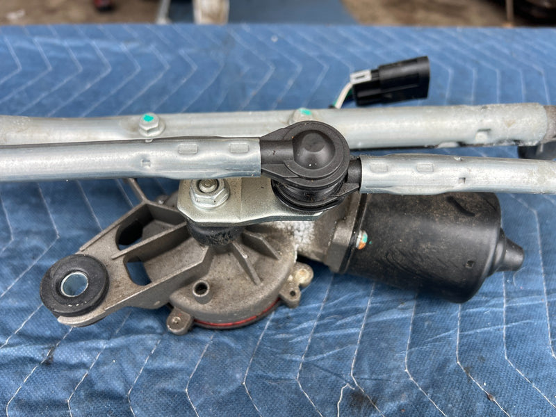 2012-2015 Chevy Cruze Wiper Motor and Transmission & Hardware OEM #2238CN