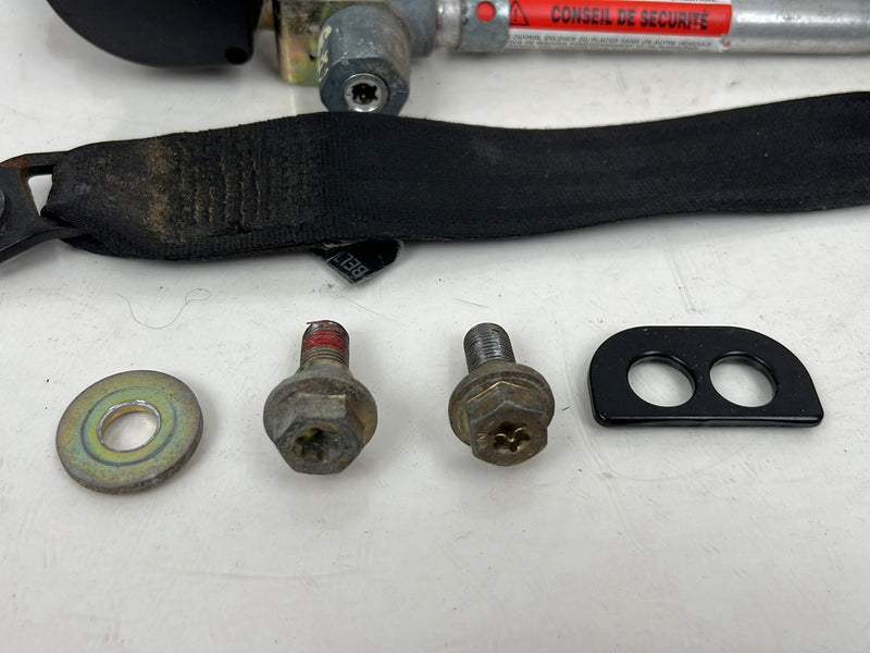 1990-1992 Volvo 740 745 940 Front Driver Left Seat Belt Retractor w/ Bolts OEM #5839EM