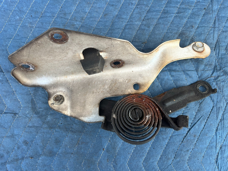 1999-2002 Chevy Silverado GM 15705112 Front Hood Spring Hinge Pair OEM #1844CN