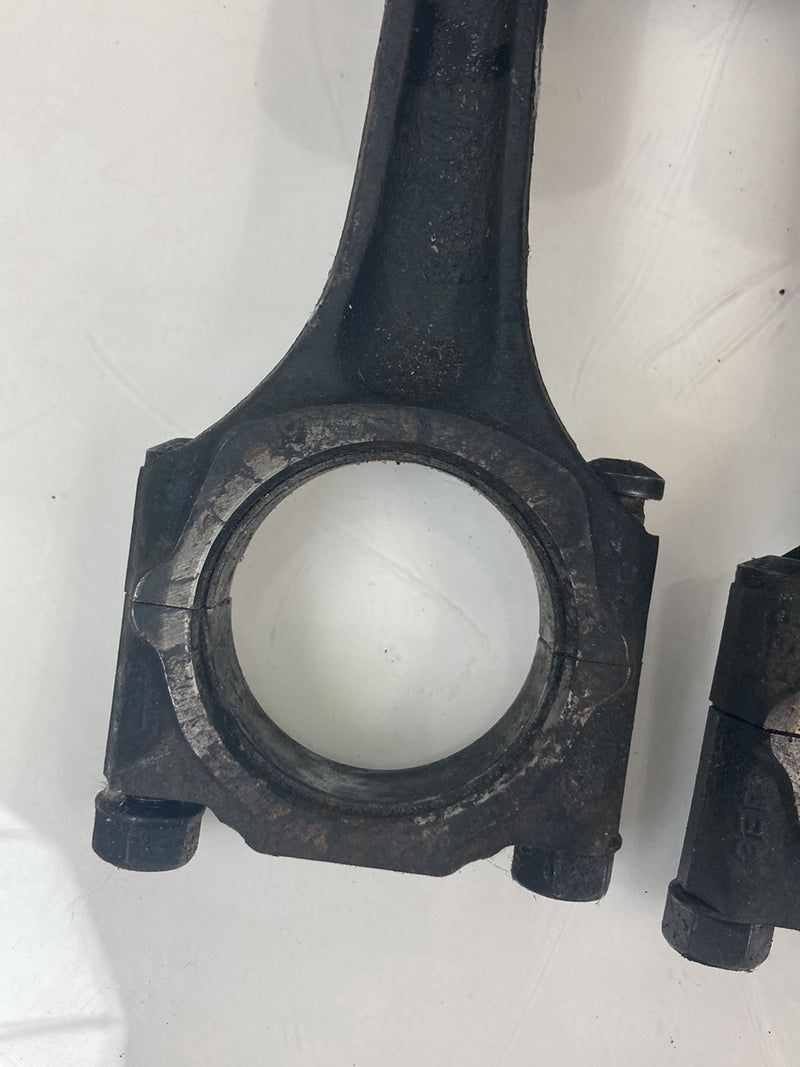 1980 Volvo 244 - Piston