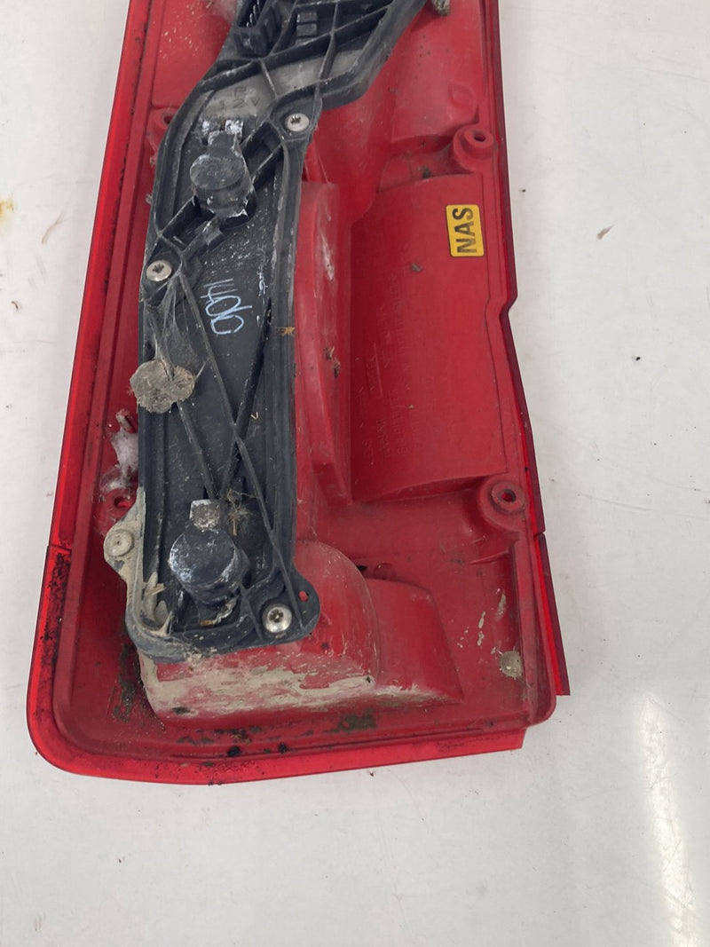 1999-2004 Land Rover Discovery II L550 Tail Light Right Assembly OEM #5073M