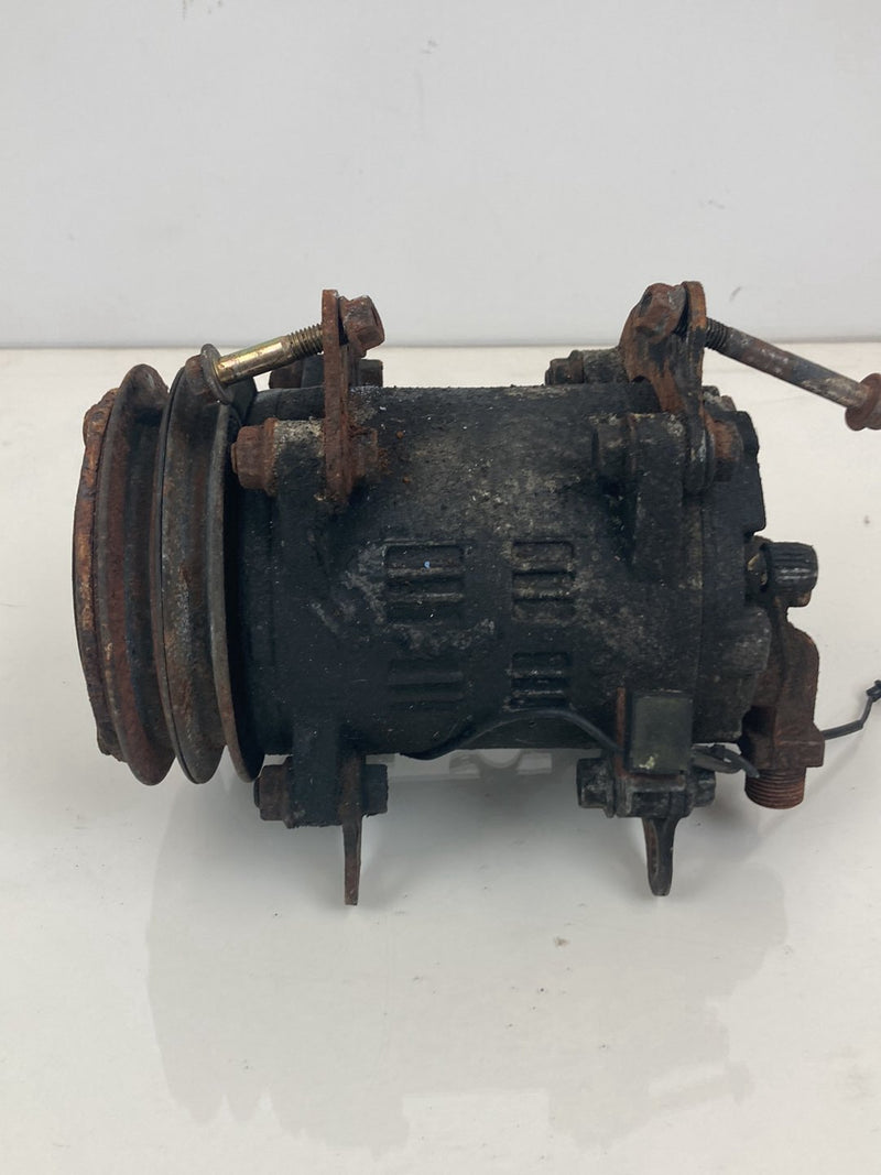 1992 Volvo 940 944 - A/C Compressor PN: 509640-0164