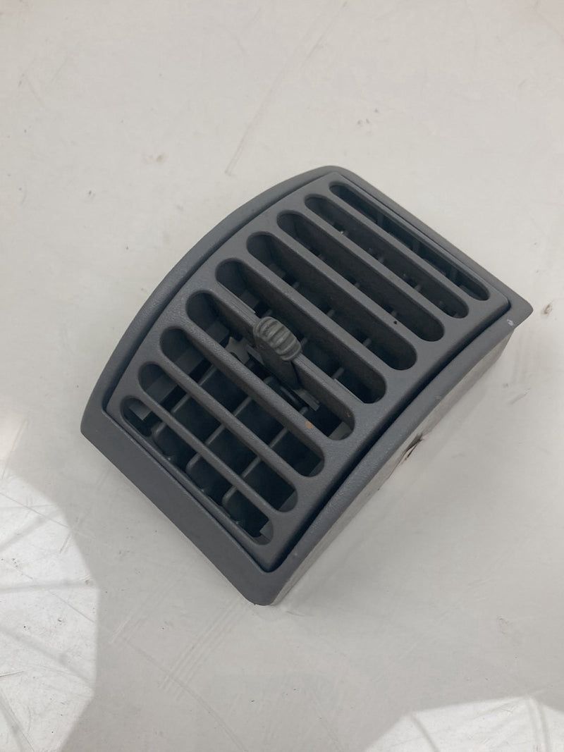 1996 Chevrolet Silverado GMT800 - Dash Vent PN: 15959801