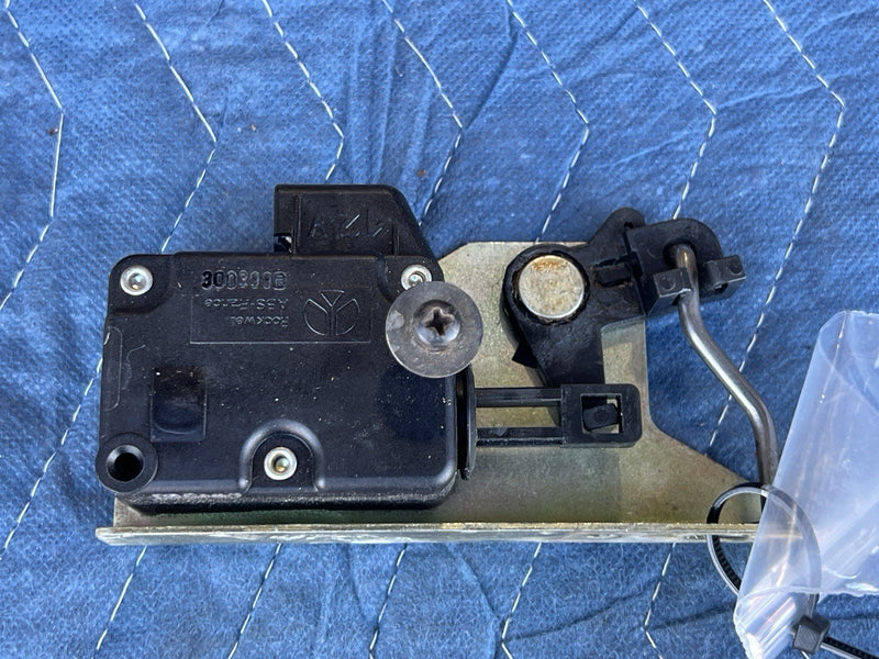 1998-2003 Jaguar XJR XJ8 Gas Fuel Door Lid Lock Actuator & Bracket OEM #4581E