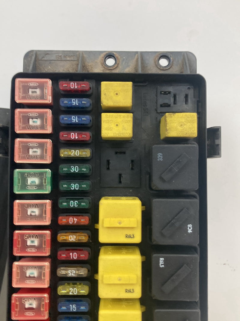1999-2004 Land Rover Discovery II L550 Engine Fuse Box OEM #5068M